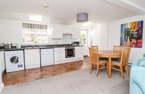 Helmsley Cottage | 8 POTTERGATE MEWS, family friendly in Helmsley