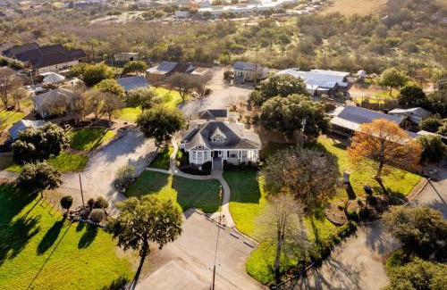 New Braunfels House | #8 The Cabin at Garrison in Gruene