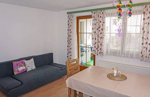 Pettneu am Arlberg Apartment | 80 m² Apartment ∙ 2 bedrooms ∙ 6 guests