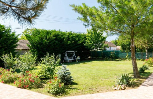 Balatonoszod Apartment | 80 m² Apartment ∙ 1 bedroom ∙ 5 guests