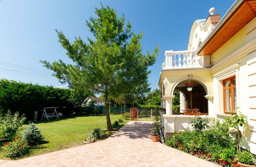 Balatonoszod Apartment | 80 m² Apartment ∙ 1 bedroom ∙ 5 guests