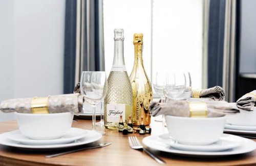 Wrexham Apartment | 80 m² Apartment ∙ 3 bedrooms ∙ 10 guests