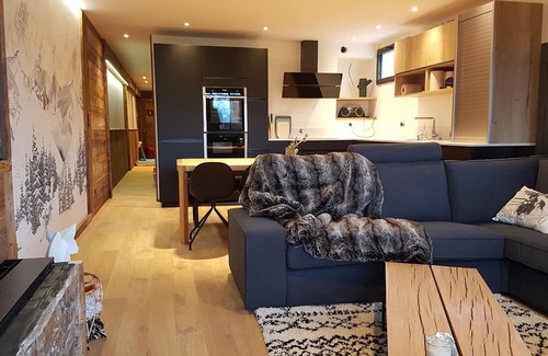 Jeux Apartment | 80 m2, ski in/out center Alpe d'huez, luxury 8p 3bdrm 3bathroom 3 terraces with fireplace SPOT