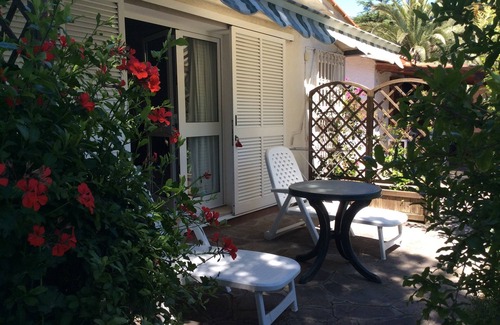 Lacona Apartment | 80 meters from the beach romantic Open Space in great park, free wi-fi, parking