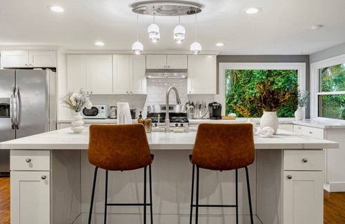 Esperance House | 8022 upper · 5b3b Unit @Edmonds/8 mins to Ferry Terminal