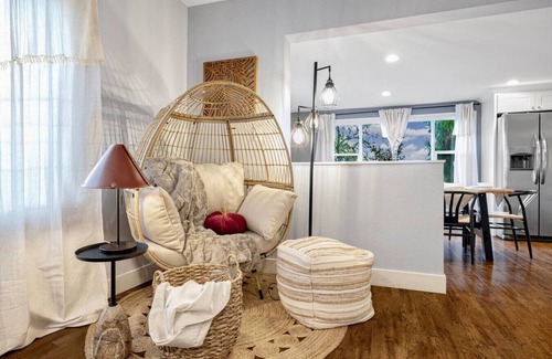 Esperance House | 8022 upper · 5b3b Unit @Edmonds/8 mins to Ferry Terminal