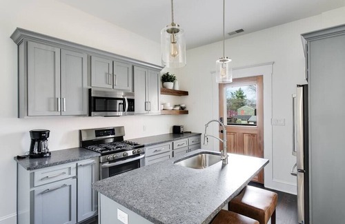 Butchertown Apartment | 839-2F Fully Furnished Long Term Apartment *NULU*