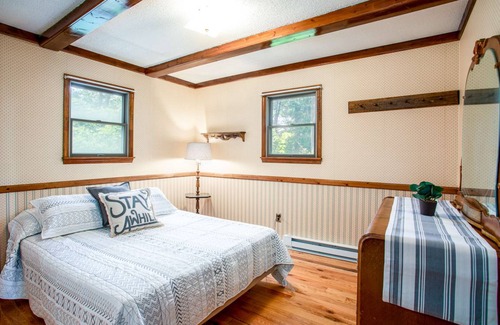 Great Cacapon Ski Chalet | 84 m² Chalet ∙ 3 bedrooms ∙ 6 guests