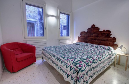Dorsoduro Apartment | 85 m² Apartment ∙ 1 bedroom ∙ 6 guests