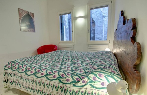 Dorsoduro Apartment | 85 m² Apartment ∙ 1 bedroom ∙ 6 guests
