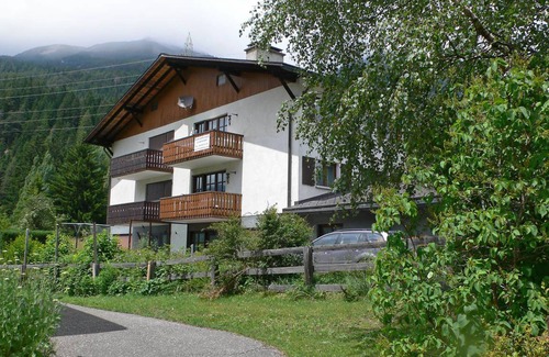 Surava Apartment | 85 m² Apartment ∙ 3 bedrooms ∙ 6 guests