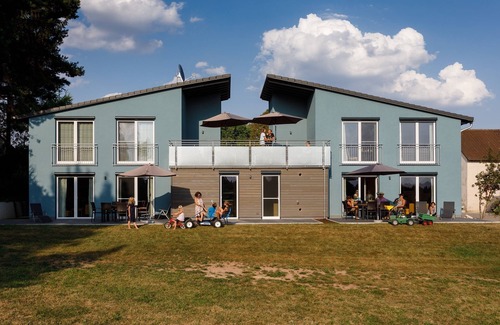 Aue Apartment | 86qm-große Komfort-Ferienwohnung im Erdgeschoss mit großer Terrasse, gut geeignet für Allergiker, schöne Aussicht