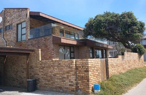 Buffalo Bay House | 87 Sand Street - Buffels bay