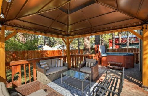 Big Bear Apartment | 88 Acres Cottage in Big Bear w HotTub & Fireplace