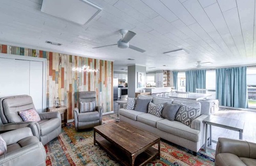 Grand Isle House | 8BR Beachfront w/Huge Deck | Walk to Sand + Kayak