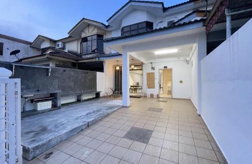 Port Dickson Apartment | 8min Port Dickson beach 17pax Pet Friendly