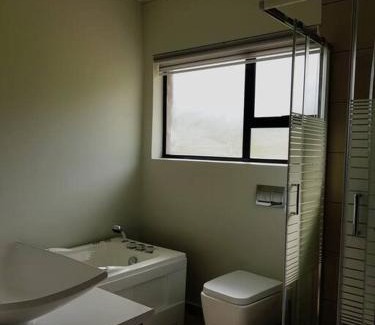 Clarens Apartment | 8sIndoor indoor pool4 bedroom villaGreat view and backup power