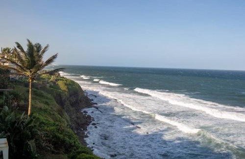 Shaka's Rock Apartment | 8TheIslands-Endless Ocean Views