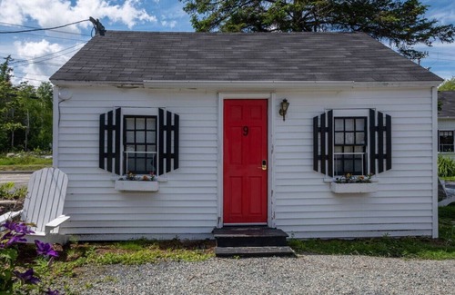 Trenton Apartment | 9 2BR Acadia Cottage w/AC Open Hearth Inn