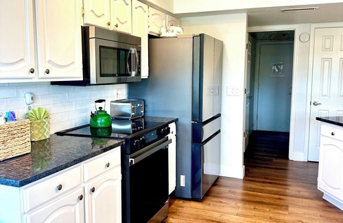 La Paz At Desert Springs House | 9 AM check in 9 PM check out, south facing sunny yard, Kierland area, 6 bikes