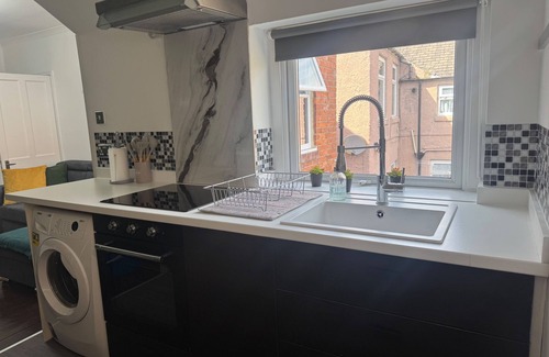 Newcastle-upon-Tyne Apartment | 9 Guests - Free Parking - Cozy 3 Bedrooms