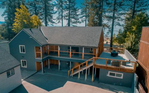 Kings Beach Apartment | #9 Lakeside Location Beach Access View BalconyDog