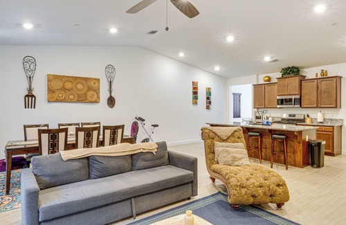 Greenacres House | 9 Mi to Dtwn Bakersfield: Pet-Friendly Home