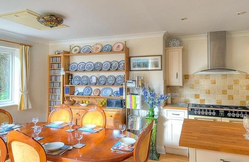 Lyme Regis House | 9 St Georges Hill