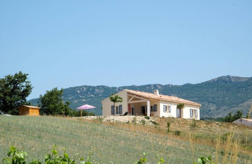 Sainte-Jalle Apartment | 90 m² Apartment ∙ 3 bedrooms ∙ 6 guests