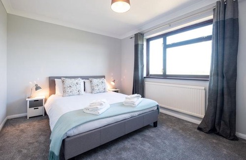 Leiston House | 91 Carr Avenue