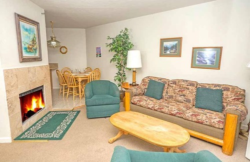 Tahoe Keys Condo | 94 m² Condo ∙ 2 bedrooms ∙ 6 guests