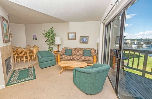 Tahoe Keys Condo | 94 m² Condo ∙ 2 bedrooms ∙ 6 guests