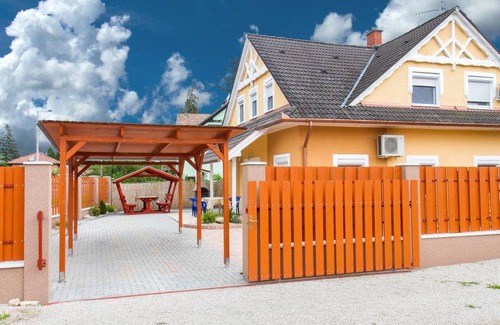Balatonkeresztur House | 95 m² House ∙ 3 bedrooms ∙ 6 guests
