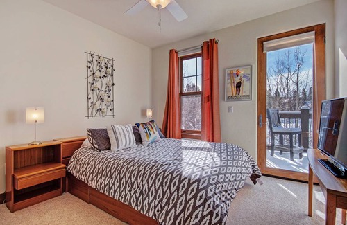 The Highlands Condo | 96 m² Condo ∙ 2 bedrooms ∙ 6 guests