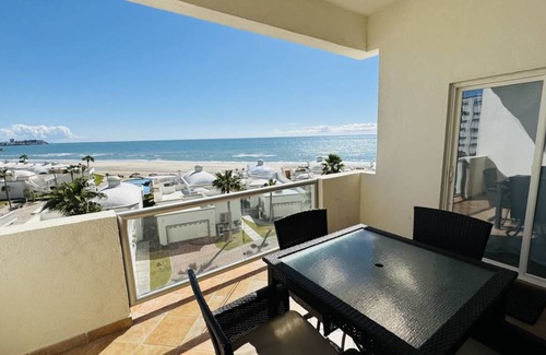 Sandy Beach Condo | 97 m² Condo ∙ 1 bedroom ∙ 4 guests