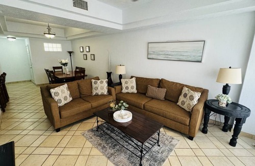 Sandy Beach Condo | 97 m² Condo ∙ 1 bedroom ∙ 4 guests