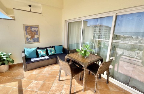 Sandy Beach Condo | 97 m² Condo ∙ 1 bedroom ∙ 4 guests