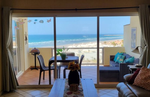 Sandy Beach Condo | 97 m² Condo ∙ 1 bedroom ∙ 4 guests