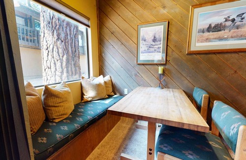 Majestic Pines Condo | 97 m² Condo ∙ 1 bedroom ∙ 6 guests