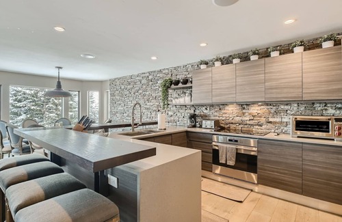 Vail House | 970 Fairway Ct., Vail Golf Course Home - Hot Tub, Fire Pit