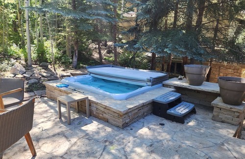 Vail House | 970 Fairway Ct., Vail Golf Course Home - Hot Tub, Fire Pit