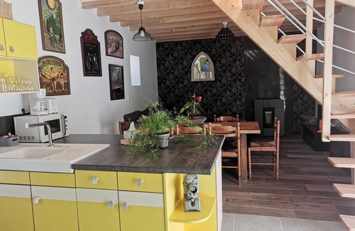 Plouigneau House | A 17 Minutes des Plages, Gîte de L'hermine Curieuse, Idéal Pour les Familles