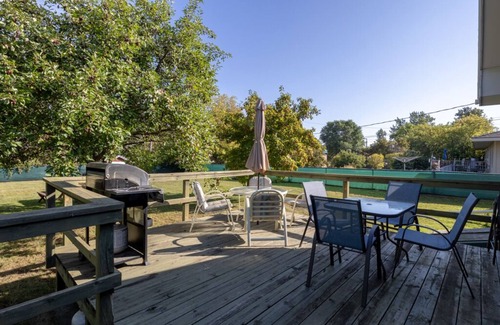 Bemidji House | A 2000 sq ft Family Home W/2 King Bed + Game Room - A home away from home in a flourishing & inviti