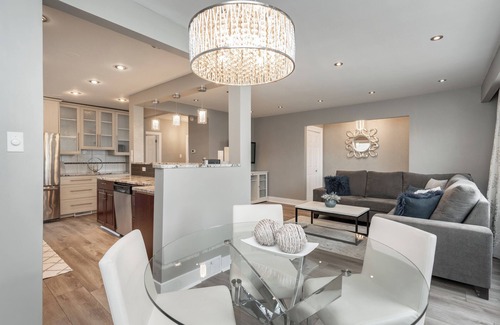 Tuxedo Apartment | (A+496)River Heights Area+ Spacious & Cozy 2 Bdr+Parking