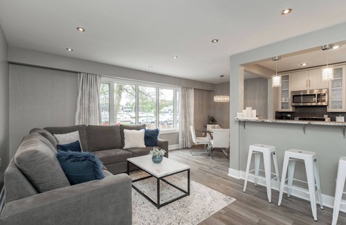 Tuxedo Apartment | (A+496)River Heights Area+ Spacious & Cozy 2 Bdr+Parking