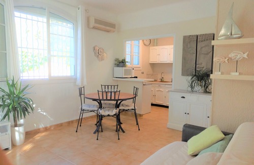 Saint-Cyr-sur-Mer Villa | A 5 mn walk from the beach. Charming Villa, Very Quiet, Ideal location, South