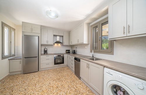 Vlachata Villa | A Beautiful 3 Bedroom, 2 Bathroom Villa with Private Pool, Stunning Sea Views, Air Conditioning, Wif