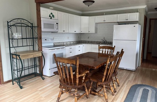 Woodgate Cottage | A beautiful cottage nestled in Adirondacks overlooking the peaceful White Lake