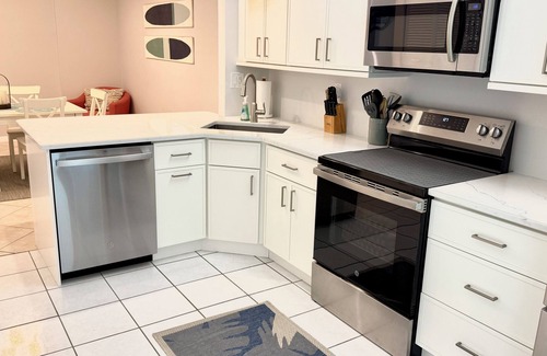 Bella Vista Condo | A beautiful newly renovated and updated condo walking distance to the beach!