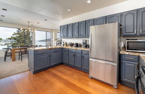 Sausalito Apartment | A Bird’s Eye View – A Blink to the City - A Break in Marin